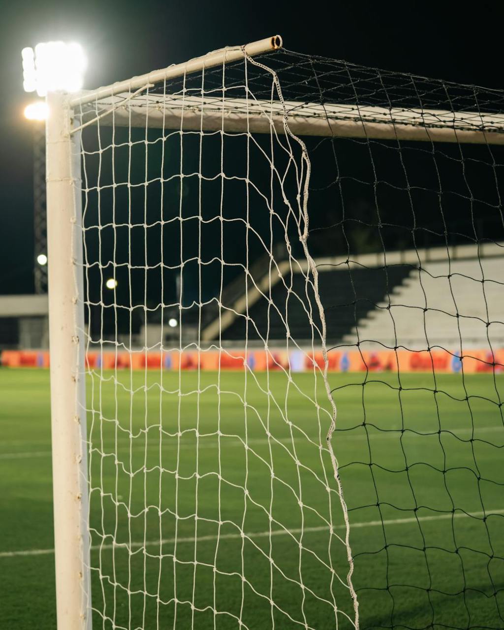 Descompensación en pleno partido: Zelarayán necesitó&nbsp;ambulancia