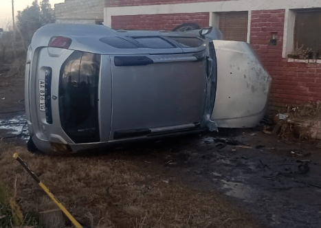 Una mujer resultó herida tras volcar con su automóvil en La&nbsp;Banda